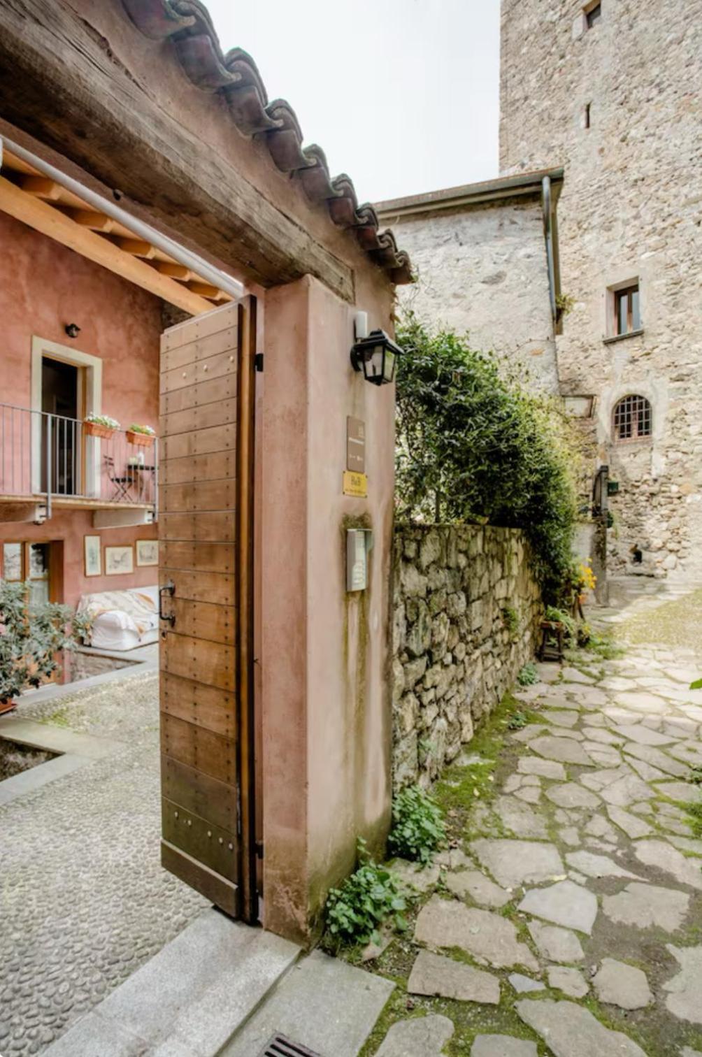 מנדלו דל לאריו Alla Torre Del Barbarossa B&B Foresteria מראה חיצוני תמונה
